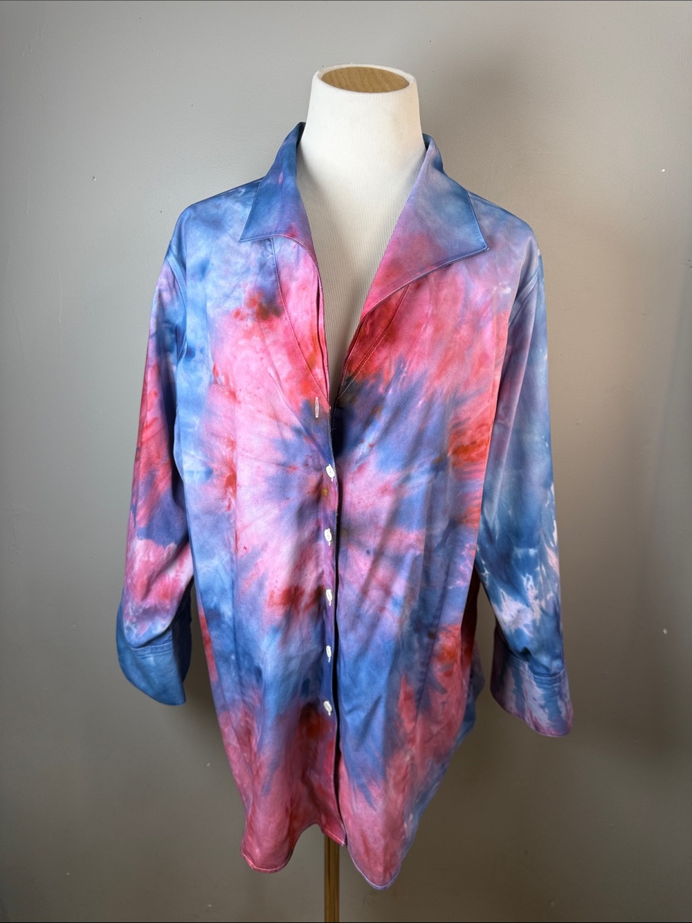 Tie-Dye Button-Front Women’s Top in Blue & Pink